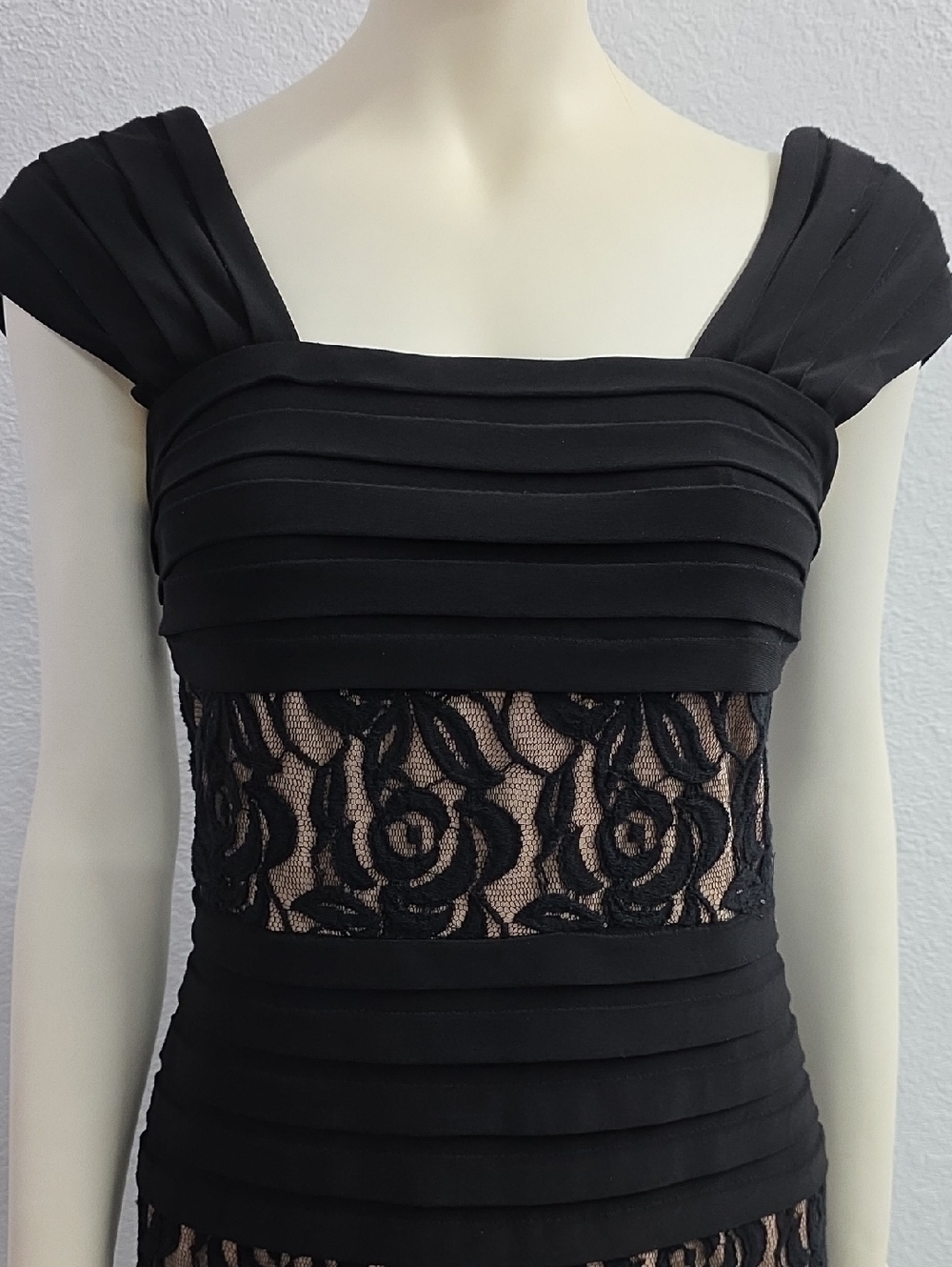 Adrianna Papell Black Lace Illusion Bandage Cocktail Bodycon Dress  6